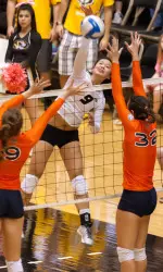 <i>Carly Kan had a career-best 19 kills, 14 of which came on .458 hitting after the break.</i>