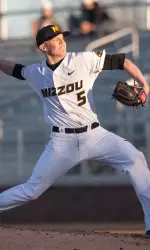 <i>Brett Graves went 7.0 innings for the fifth consecutive satrt.</i>