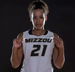 Cierra Porter posed 4