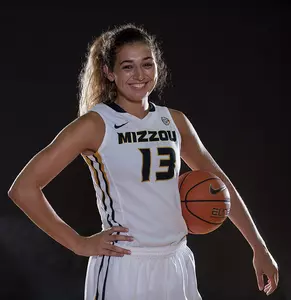 Hannah Schuchts posed 3