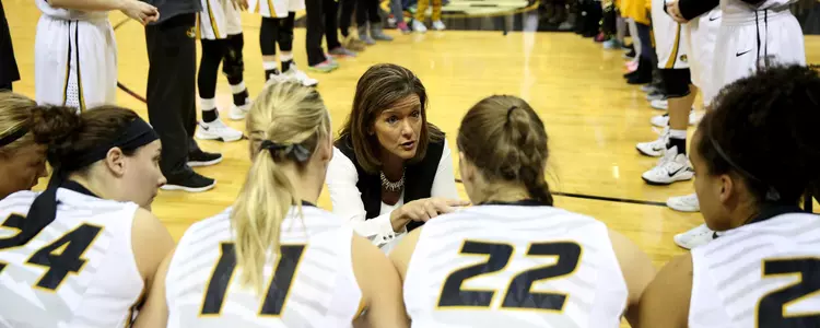 Robin Pingeton coaching Mississippi State 2016 banner