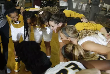 Mizzou wBB huddle SIUE