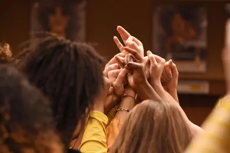Mizzou WBB Vandy team huddle