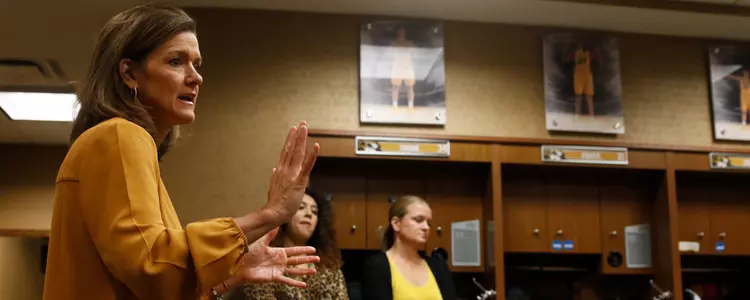 Pingeton Locker Room Banner