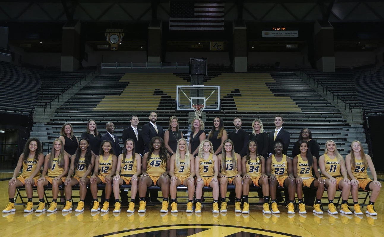 2018-19 WBB Team Photo