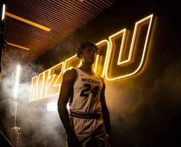 kobe brown_mizzou lightsign