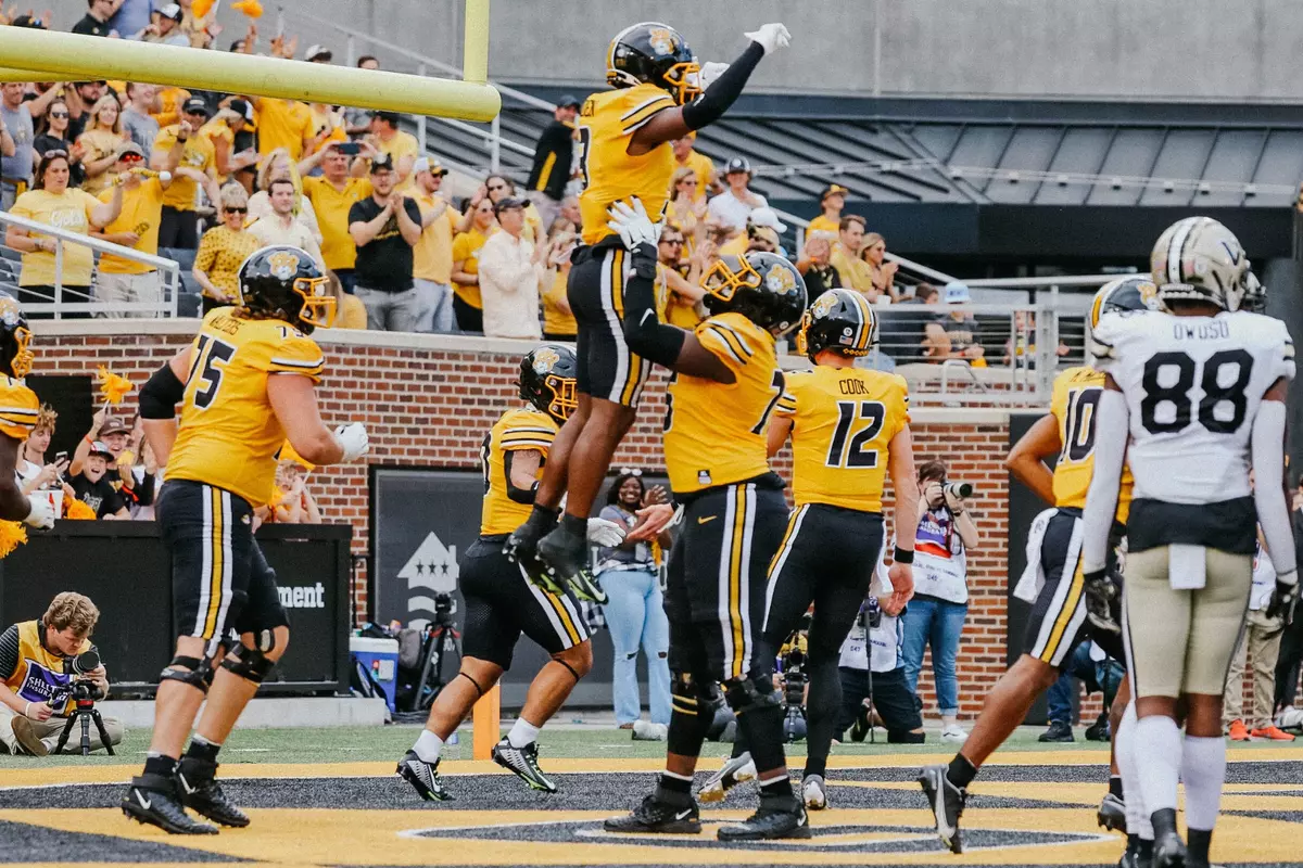 102222_Burden TD Celebration - Vandy