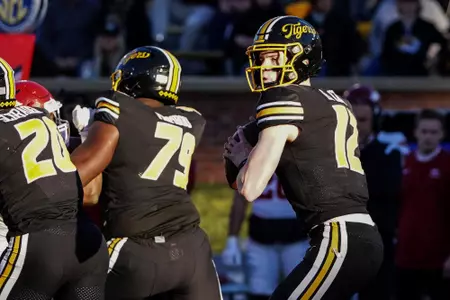 NCAA Football: Arkansas at Missouri