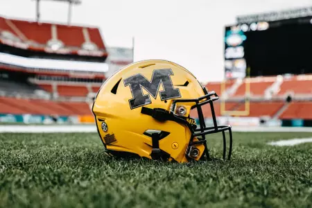 122322_GoldHelmet - Gasparilla Bowl