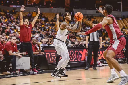 dajuan gordon shooting three