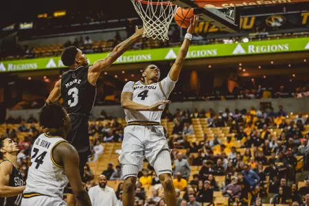 javon pickett layup at the rim