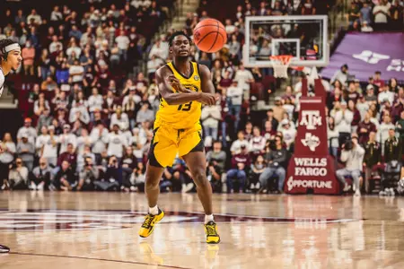 kaleb brown passing ball