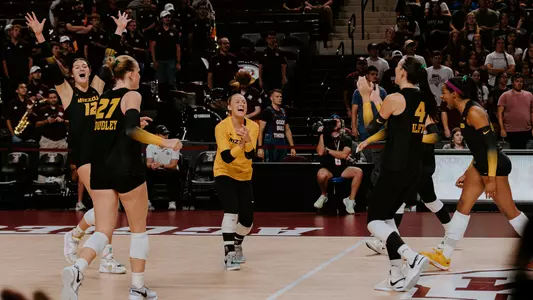 MIZZOUVB_BANNER_2023_TexasA&M_20231001_VB_atTexasA&M-2788