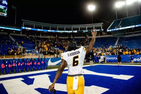 Darius Robinson Saluting Fans At Kentucky