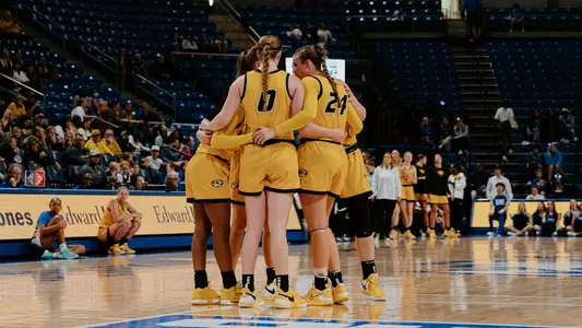 Women's Basketball Huddle