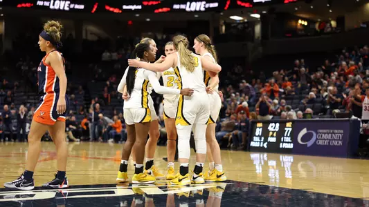 Women's Basketball Huddle