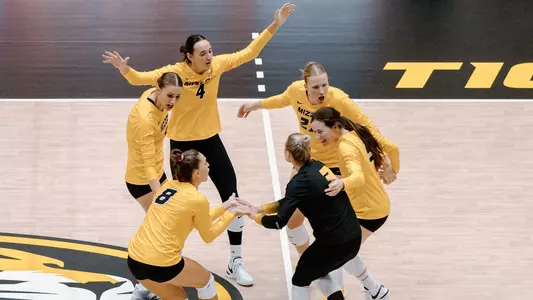 08272023_volleyball vs colgate_LD_0116.jpg