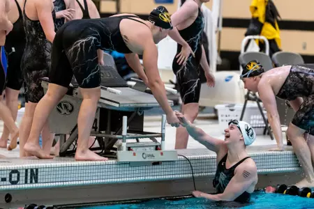 Women's Swimming Relay