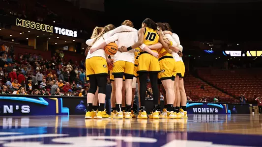 Women's Basketball Huddle