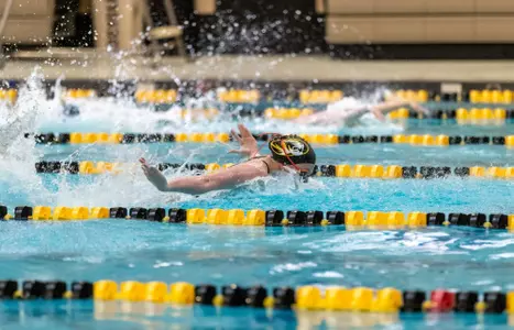 Photo by: Kaylee English
Swim and Dive vs. SIU