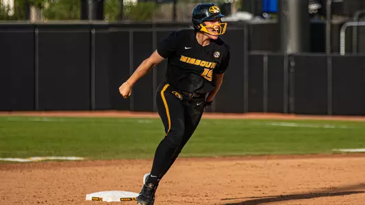 Softball Secures Senior Day Walk-Off Win Over No. 12/12 Arkansas Image