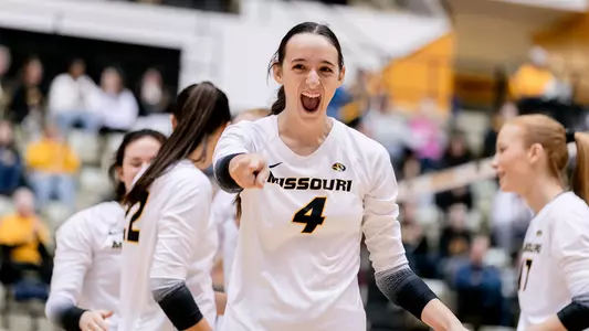 BANNER_Jordan Iliff_10-09-2022_MIZvolleyball_LSU_RN_edits-12 (2)