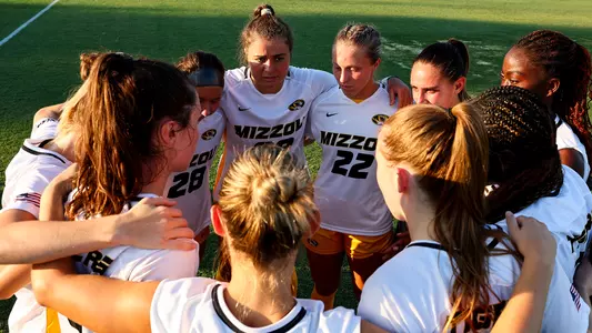 TeamHuddle_Soccer23