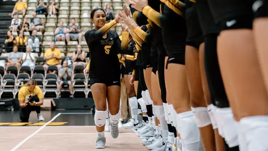 Kaylen RUSH BANNER_20230812_Black&Gold_VB_0P1A1688