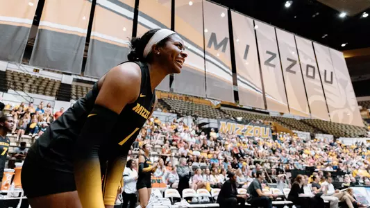 Colleen Finney BANNER_VB_vs_Louisville_PICS_090323_RN_edits-10