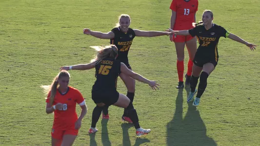 Mizzou celebrates early goal versus Illinois
