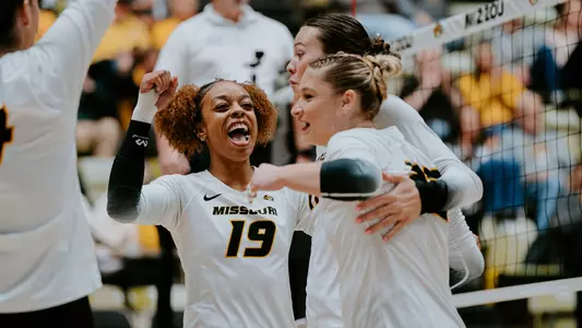 Mychael Vernon_2024-Banner_MIZZOUVB_Georgia_20241104_VB_live1-3.jpg