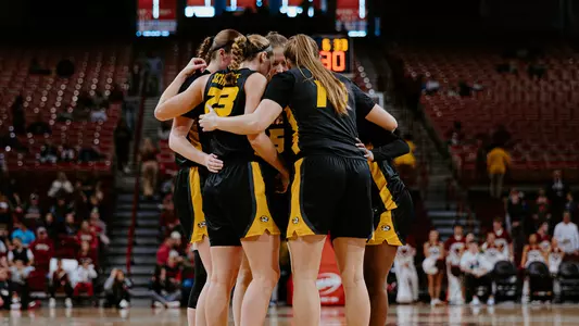 Women's Basketball Huddle