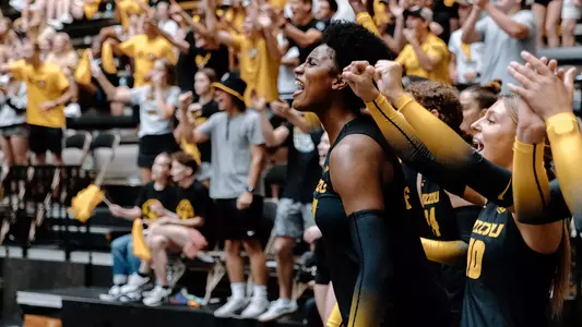 NAOMI FRANCO BANNER_VB_vs_Louisville_PICS_090323_RN_edits-4.jpg