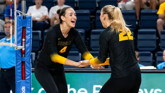 Marina Crownover_Jordan Iliff_MizzouVB_Drake 2024_BANNER_20240830_VB_vsDrake052