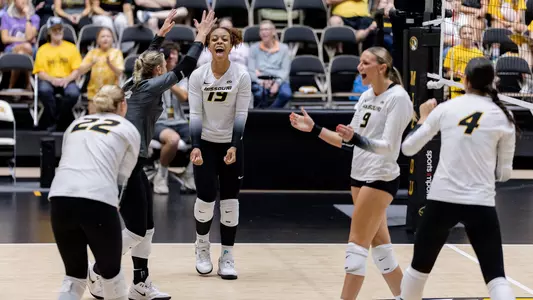 MIZZOUVB_2024_BANNER_Lindenwood_20240915_Volleyball_vsLindenwood_edit_RN-35
