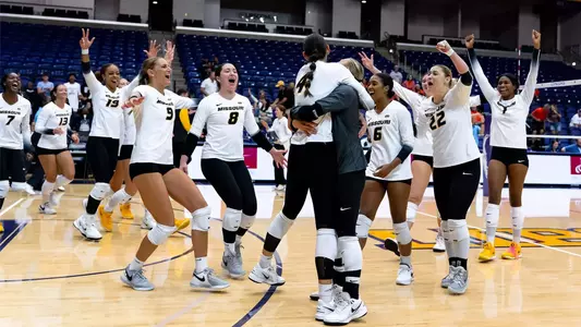 Volleyball vs Illinois