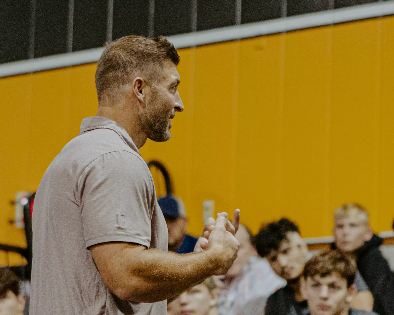 Tim Tebow stopped by wrestling practice to meet and talk with the team. 10/10/25