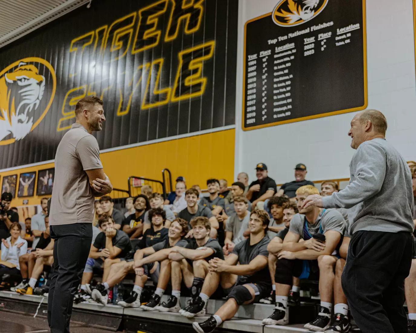 Tim Tebow stopped by wrestling practice to meet and talk with the team. 10/10/25