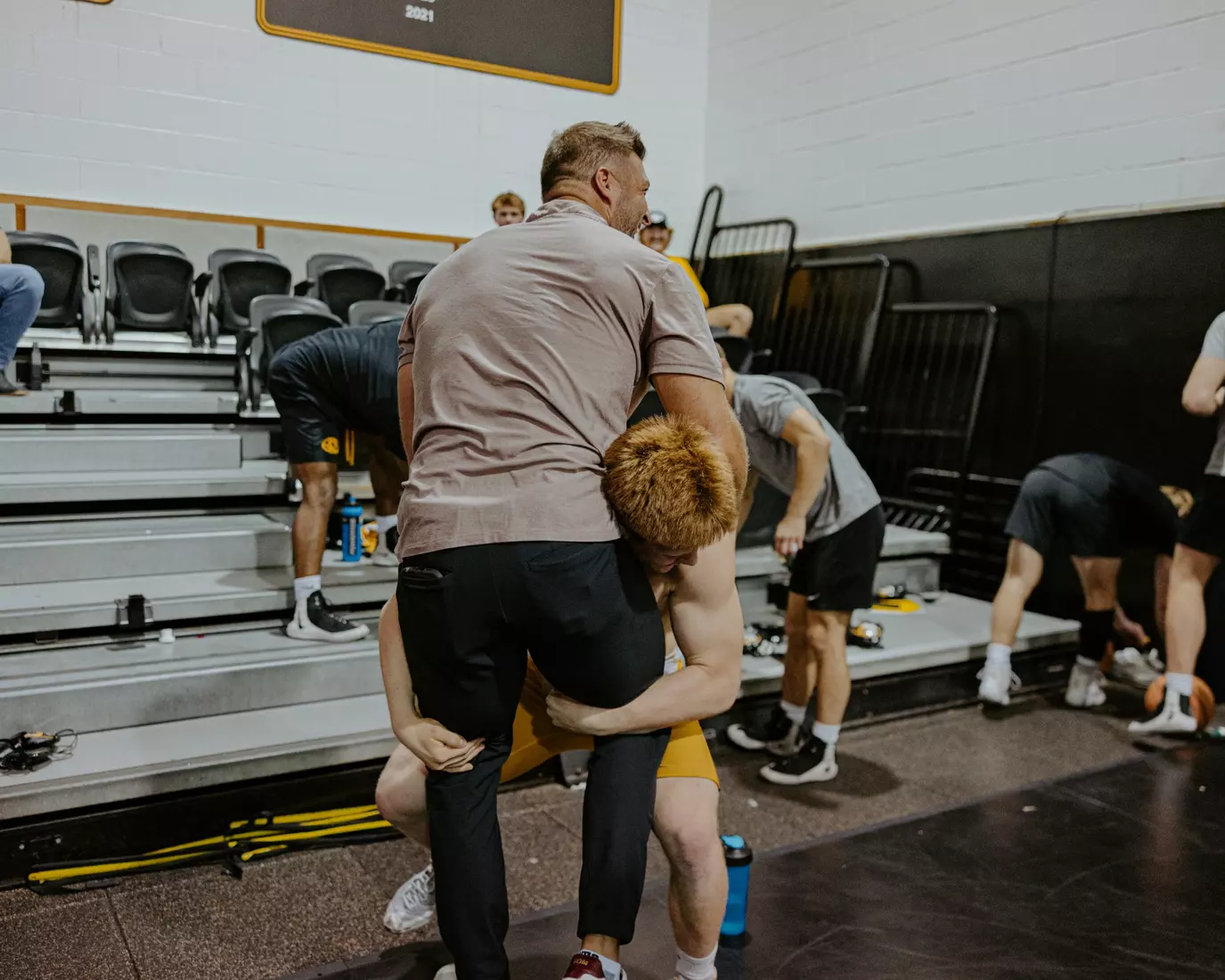 Tim Tebow stopped by wrestling practice to meet and talk with the team. 10/10/25