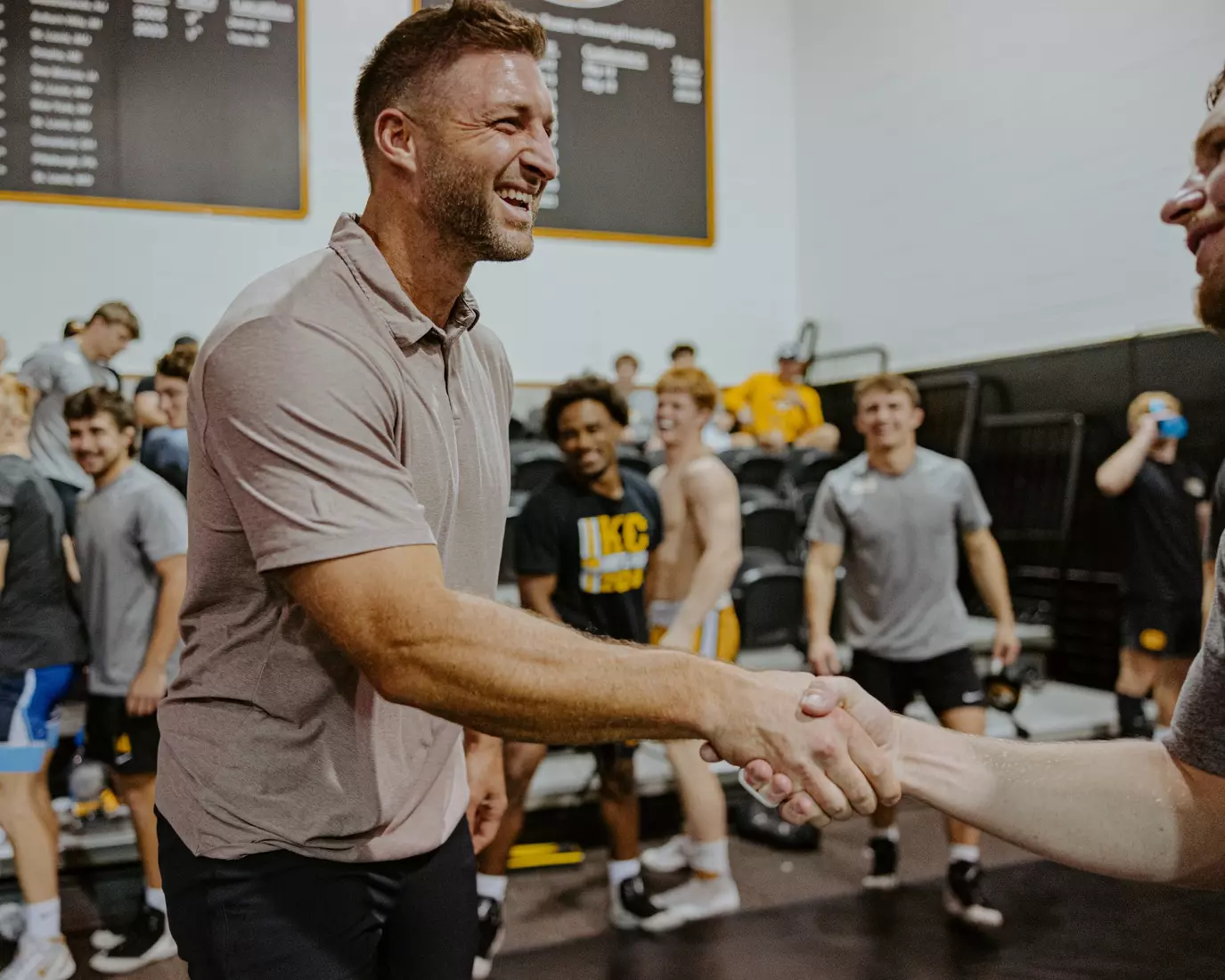 Tim Tebow stopped by wrestling practice to meet and talk with the team. 10/10/25