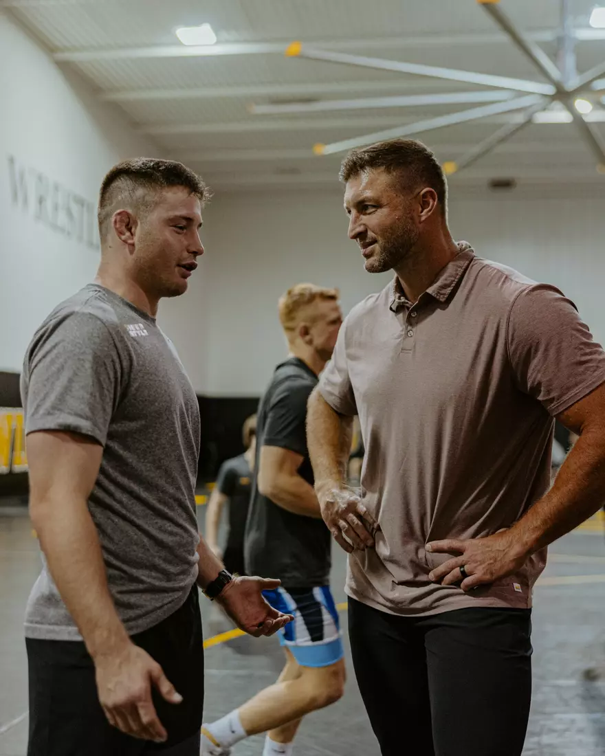 Tim Tebow stopped by wrestling practice to meet and talk with the team. 10/10/25