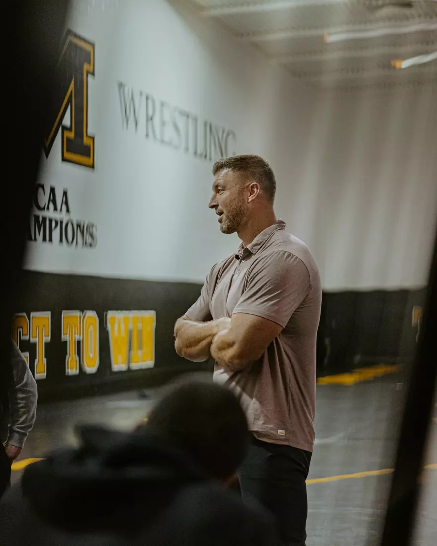 Tim Tebow stopped by wrestling practice to meet and talk with the team. 10/10/25