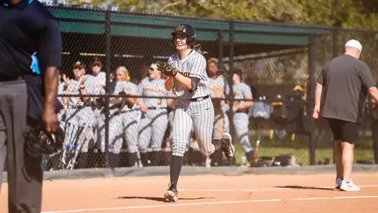 JULIA CRENSHAW_BANNER_2025_NFCAD1_KGL7748.jpg