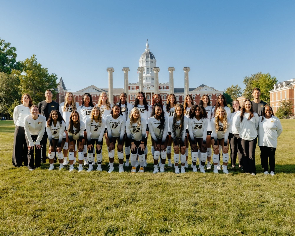 Mizzou Volleyball Team Photo at the Columns 2025