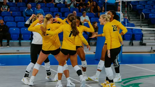 Mizzou Volleyball Celebrating a point versus James Madison