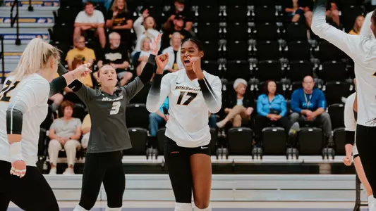 Caylen Alexander Celebrates After A Kill Against Valparaiso