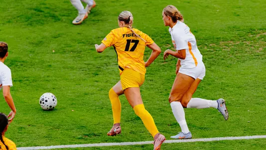 Emily Derucki drives the ball upfield in Mizzou soccer's match against No. 5 Tennessee on Thursday, September 18.