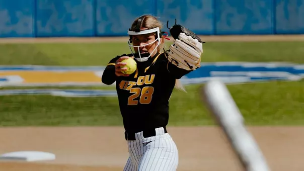 Abby Carr pitches against Louisiana on the final day of the Cajun AC Louisiana Clash