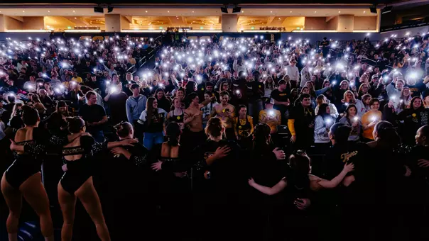 Gymnastics Swag Surf with crowd