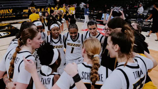 Women's Basketball Huddle